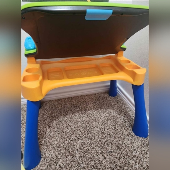 Vtech Touch & Learn Desk - Picture 3 of 7